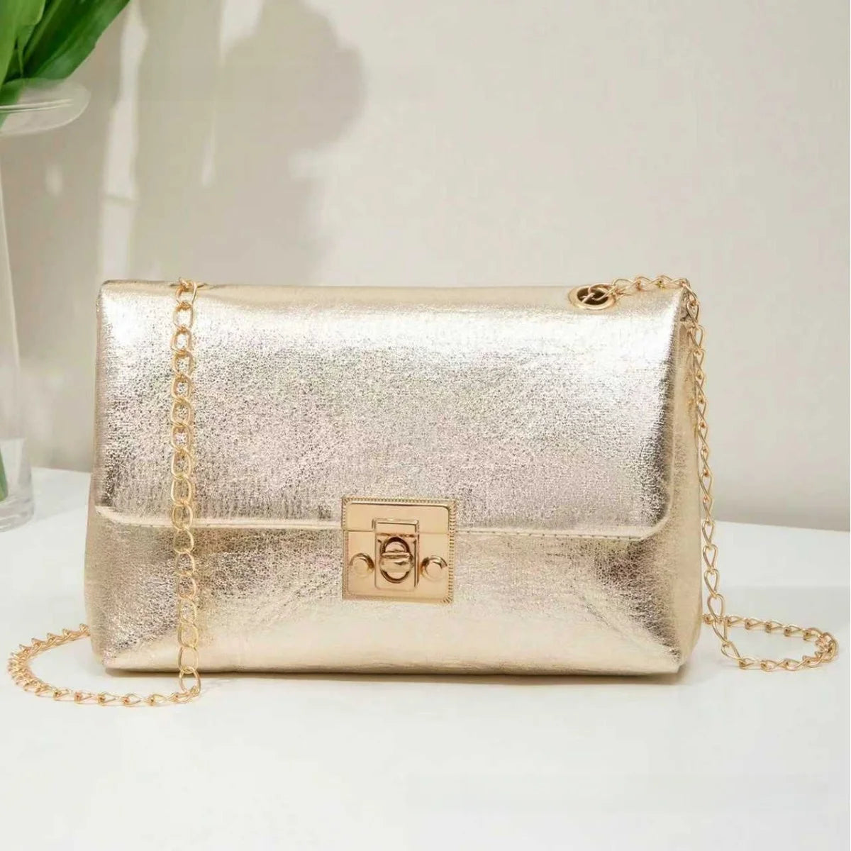 Elegant Gold Chain Crossbody Bag for Women Stylish Versatile Commuter Shoulder Bag Fashionable Tassel Detail Polyester Material