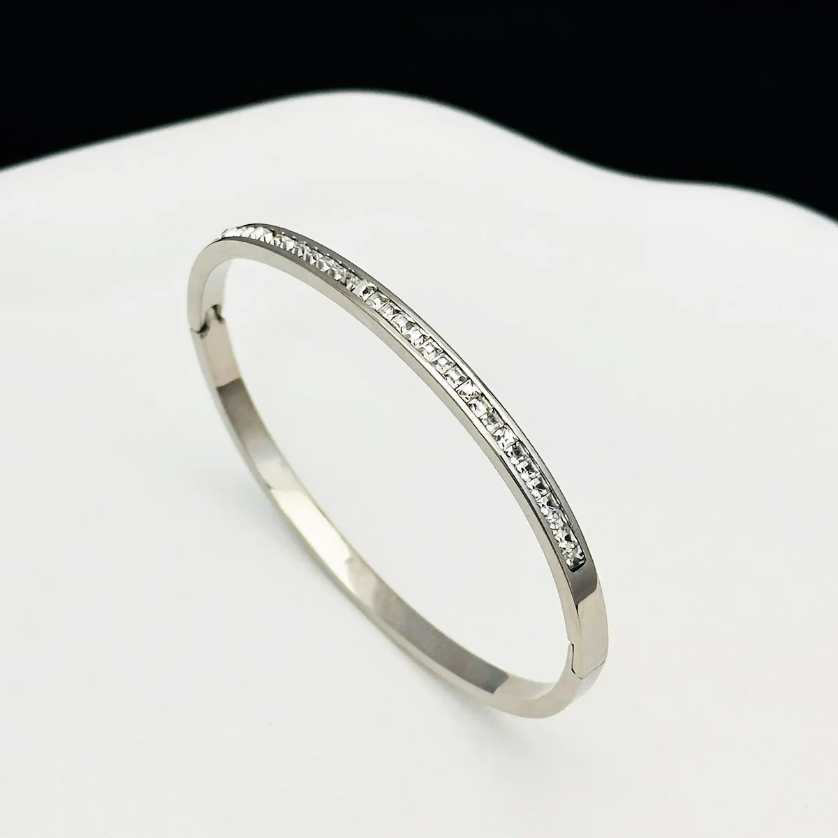 1PC Titanium Steel Stainless Steel Inlaid Zircon Gold Plated Bracelet Classic and Simple Style Bangles for Women Daily Jewelry