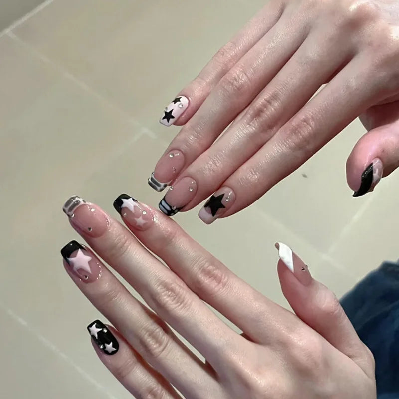 Y2K Star Press on Nails Gradient Black Fake Nails Medium Length Square False Nails Moon Designs for Women Girls Party Daily Use