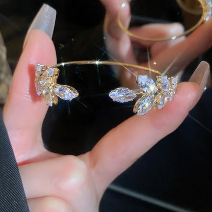 Exquisite Simple Leaf Open Bracelets Elegant Fashion Butterfly Sweet Bracelet Women Light Luxury Sparkle Jewelry