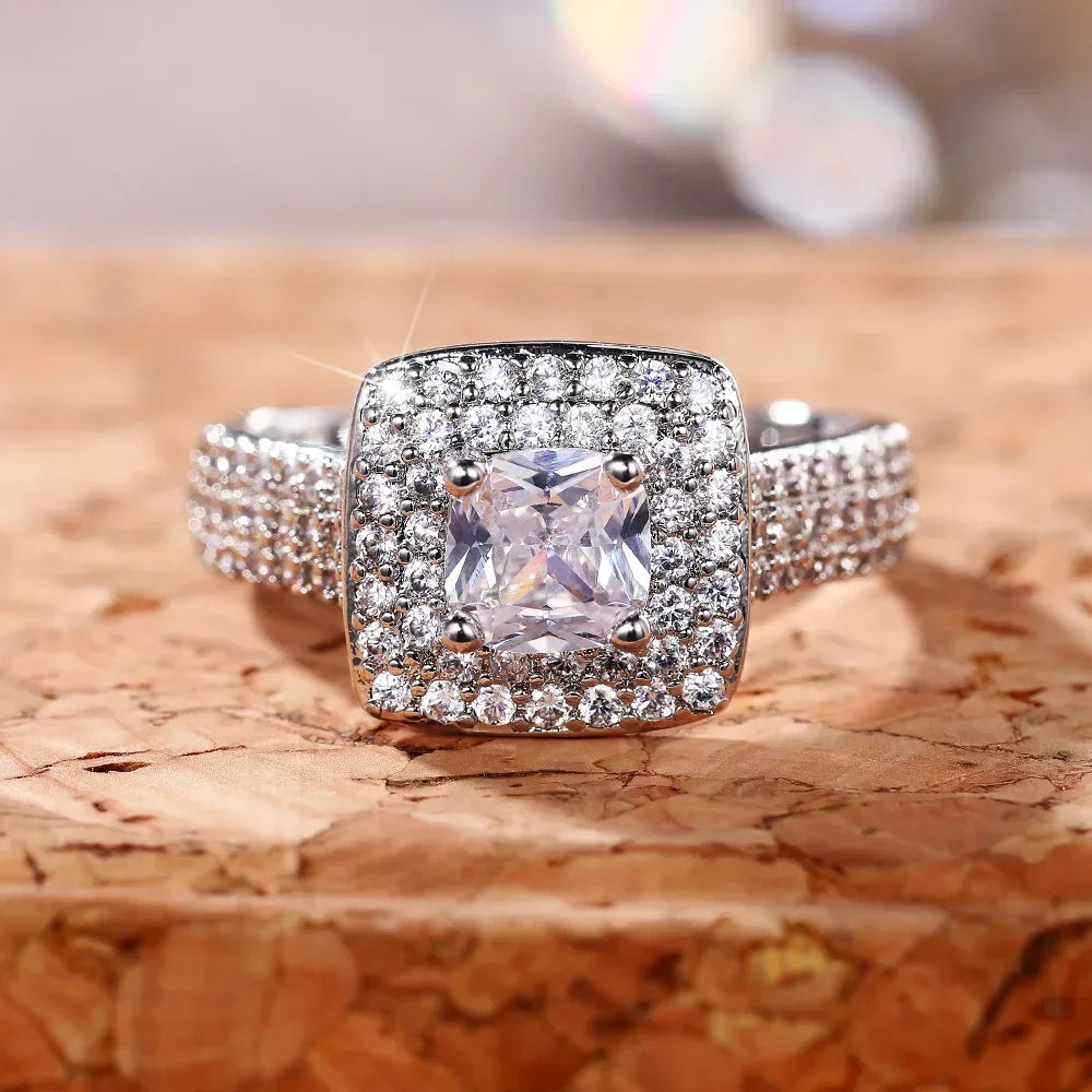 New Fashion Square Flashing Ring with Geometric Luxury Inlaid AAA Cubic Zirconia  Wedding Accessories Women's Jewelry
