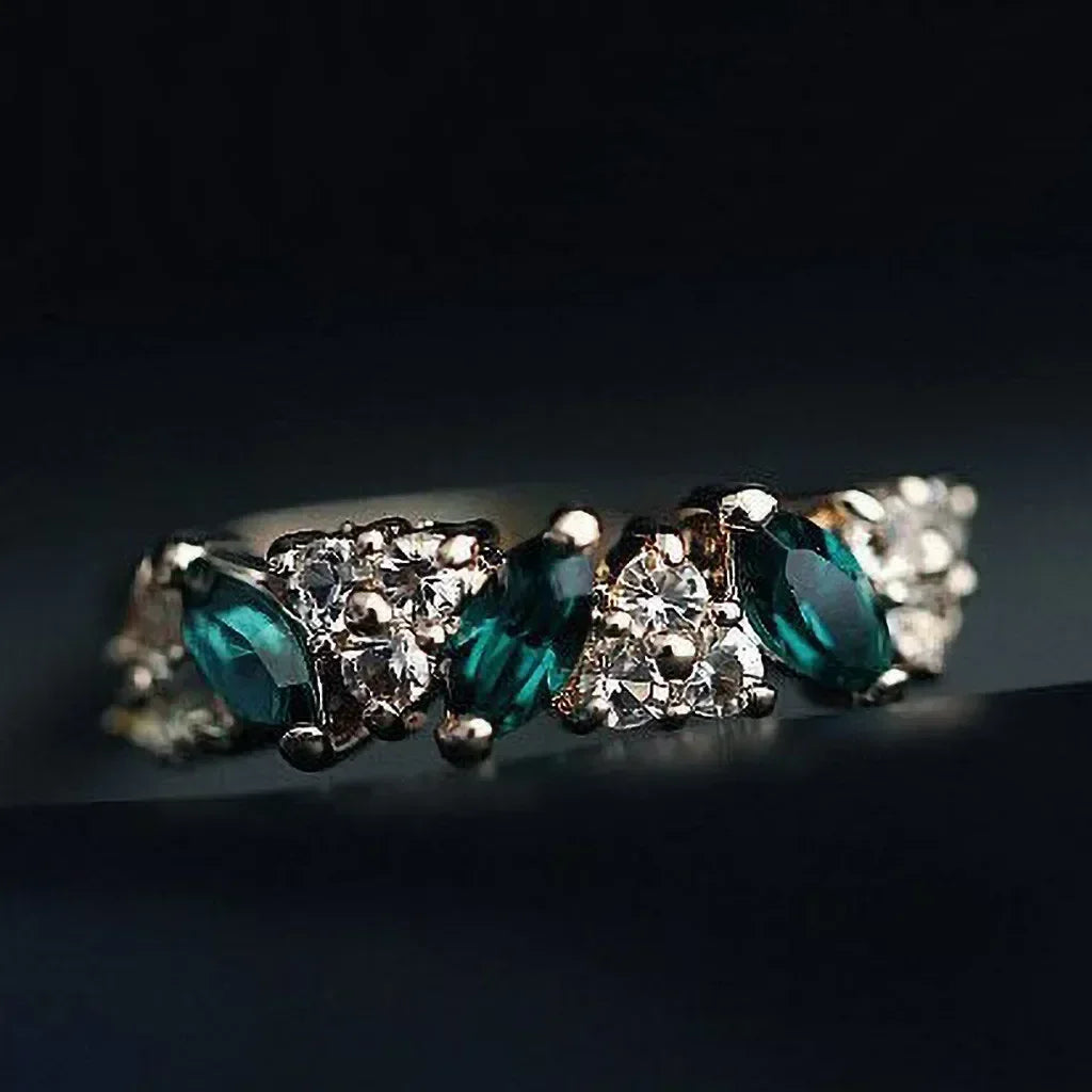 Retro Sense Ring Sweet Shiny Green Rhinestone Ring Index Finger Tail Ring Decoration Wedding Jewelry Birthday Gift for Women