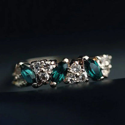 Retro Sense Ring Sweet Shiny Green Rhinestone Ring Index Finger Tail Ring Decoration Wedding Jewelry Birthday Gift for Women