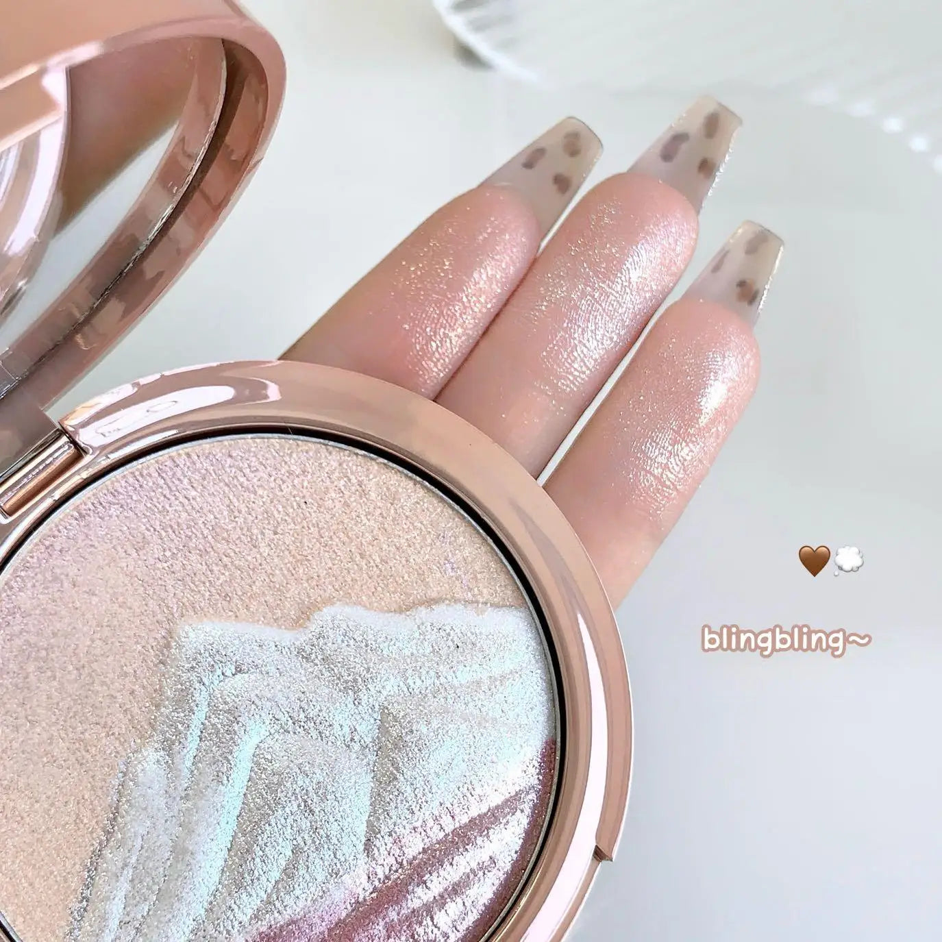 Kakashow 3 colors Sparkling highlighter Pearlescent Smooth Delicate High-Gloss Pressed Powder for Facial Brightening