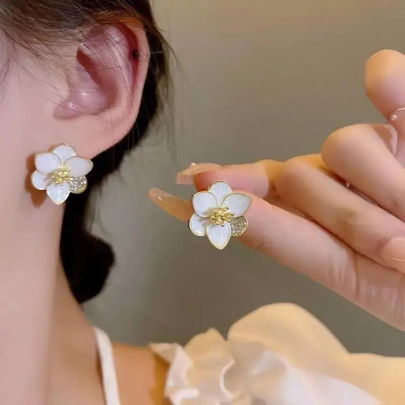 925 Silver Needle Korean Fashion Crystal Flower Earrings For Women Jewelry 2026 Trending  Women's French Pearl Earrings z40