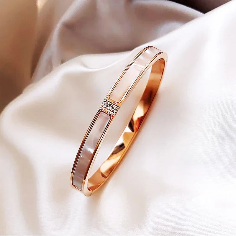 1PC Titanium Steel Stainless Steel Inlaid Zircon Gold Plated Bracelet Classic and Simple Style Bangles for Women Daily Jewelry