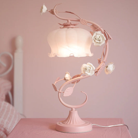 Romantic European-style pink table lamp bedroom ins princess pink rose flower girl heart girl children's room bedside lamp