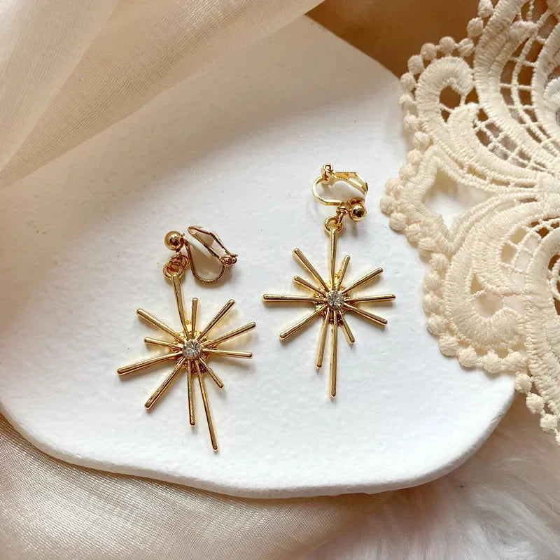 Korean Temperament Gold Color Butterfly Earrings Fashion Simple Hollow Out Geometric Clip on Earrings for Women Without Piercing