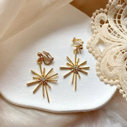 Korean Temperament Gold Color Butterfly Earrings Fashion Simple Hollow Out Geometric Clip on Earrings for Women Without Piercing
