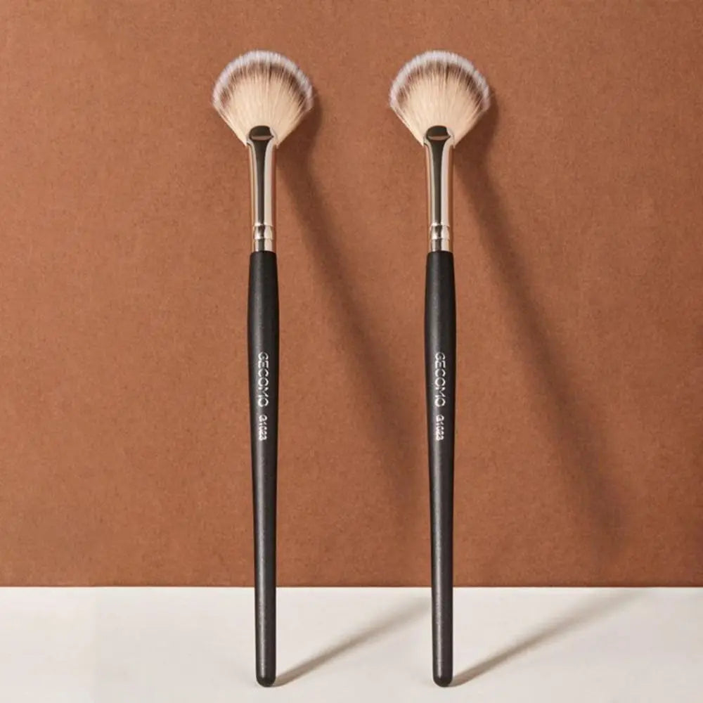 Fan-shaped Beauty Supplies Cosmetic Maquillaje Partial V Face Loose Powder Brush Highlighter Brush Blush Brush Makeup Brush