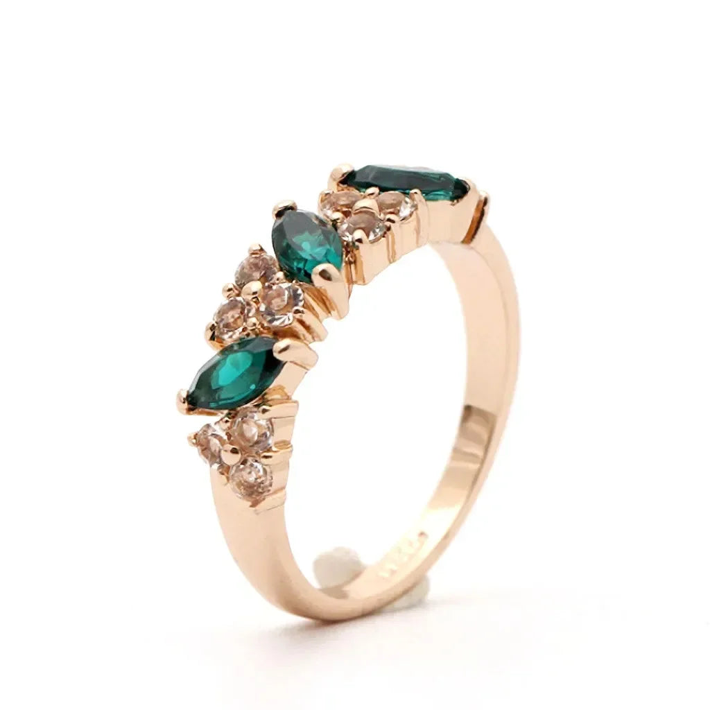 Retro Sense Ring Sweet Shiny Green Rhinestone Ring Index Finger Tail Ring Decoration Wedding Jewelry Birthday Gift for Women