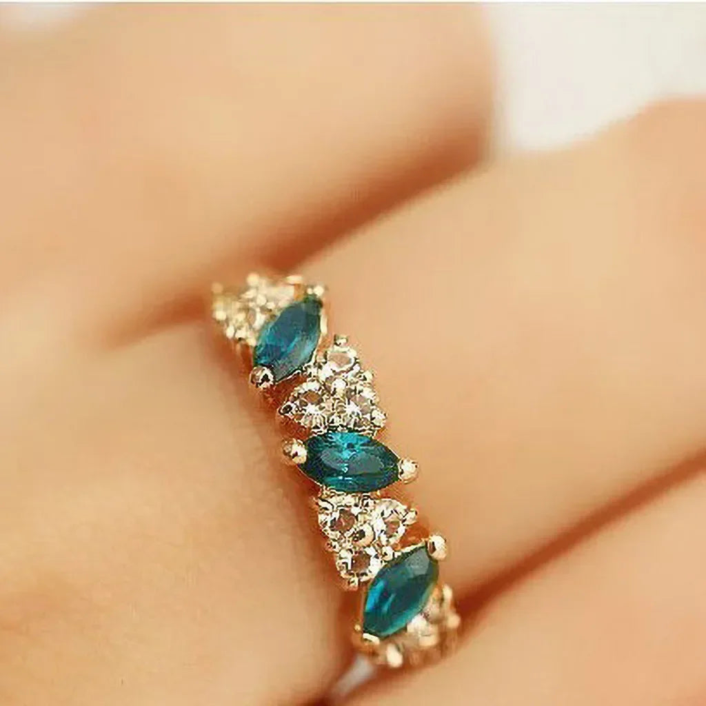 Retro Sense Ring Sweet Shiny Green Rhinestone Ring Index Finger Tail Ring Decoration Wedding Jewelry Birthday Gift for Women