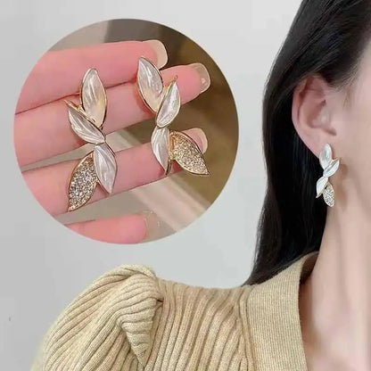 925 Silver Needle Korean Fashion Crystal Flower Earrings For Women Jewelry 2026 Trending  Women's French Pearl Earrings z40