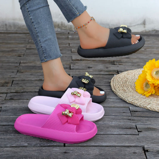 Thick sole flat sandals for women summer outdoor wear, cute bow metal bear beach party walk home fashion best-selling slippers