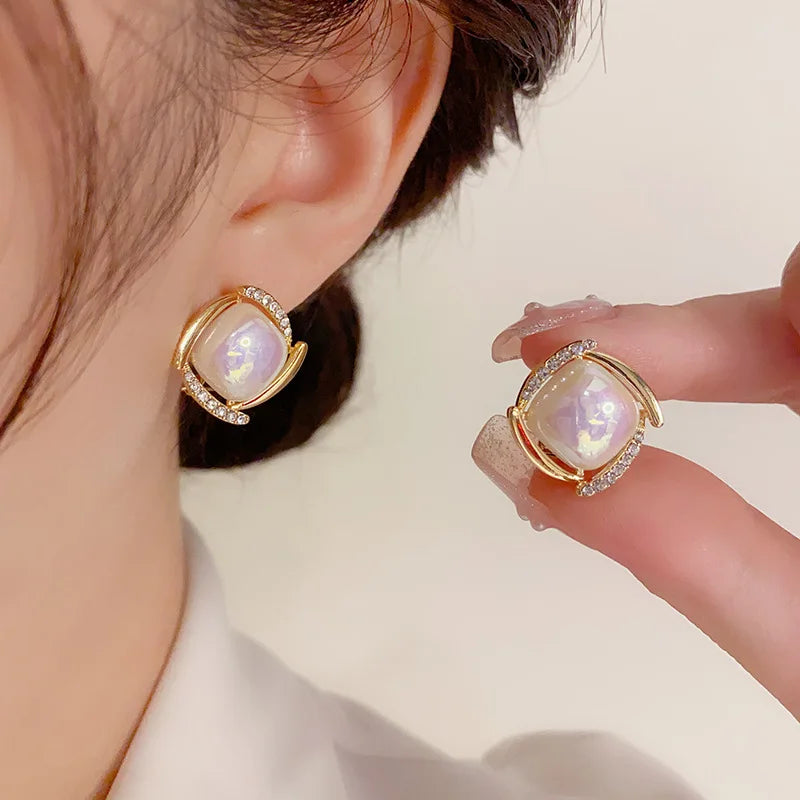 925 Silver Needle Korean Fashion Pearl Stud Earrings For Women Jewelry 2026 Trending New Vintage French Women's Crystal Earrings