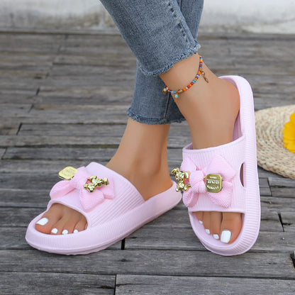 Thick sole flat sandals for women summer outdoor wear, cute bow metal bear beach party walk home fashion best-selling slippers
