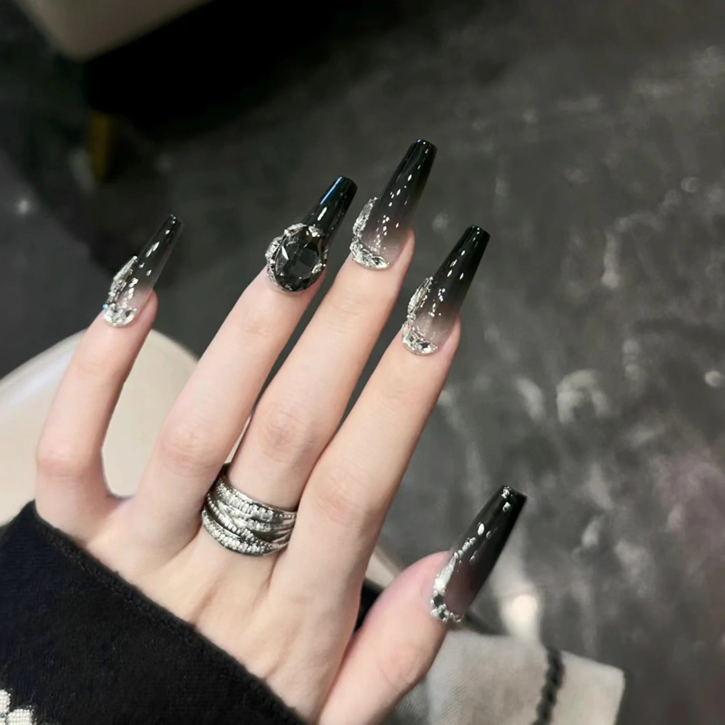 Y2K Star Press on Nails Gradient Black Fake Nails Medium Length Square False Nails Moon Designs for Women Girls Party Daily Use
