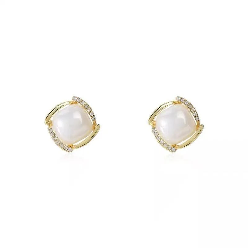 925 Silver Needle Korean Fashion Pearl Stud Earrings For Women Jewelry 2026 Trending New Vintage French Women's Crystal Earrings