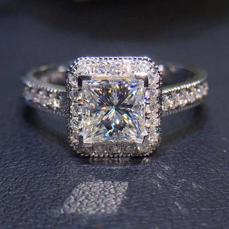 New Fashion Square Flashing Ring with Geometric Luxury Inlaid AAA Cubic Zirconia  Wedding Accessories Women's Jewelry