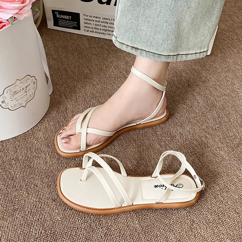 Roman Style Crossbody Slip-On Sandals Women's Summer Outdoor Flat Bottom Toe-Post Sandals Fashionable PVC Material