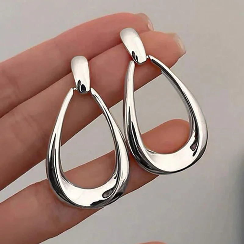 French Elegance Personality Flower Circle Exquisite Earrings for Women Light Luxury Inlay Drill Earrings Party Jewelry Accessory