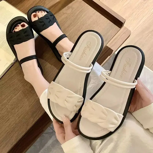 New Women's Flat Bottom Sandals Summer Outdoor Fashion Fairy Style Soft Bottom Beach Shoes Low Heel Toe Exposure Korean Version