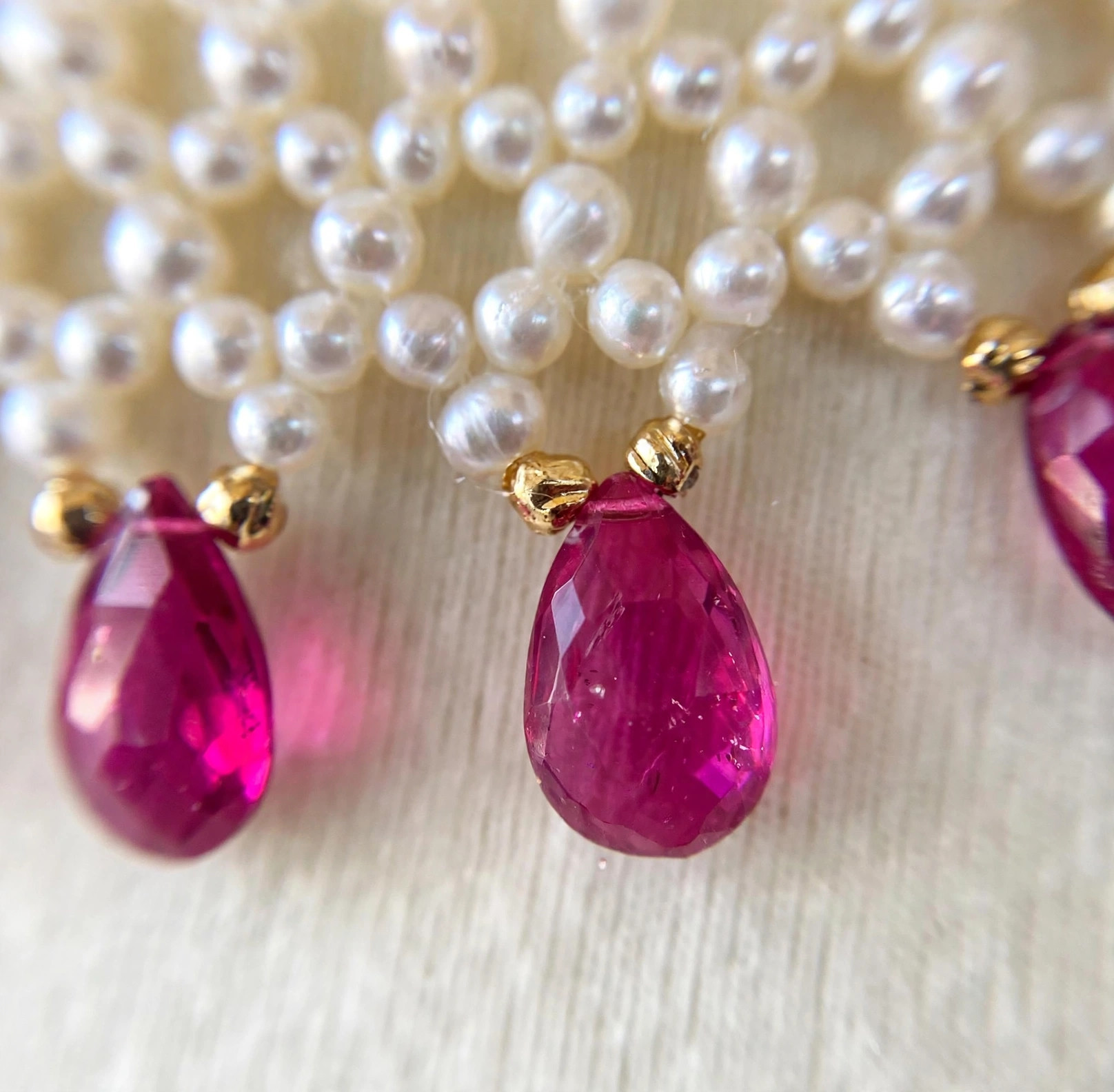 Pearl & Magenta Teardrop Collar Necklace — image 3